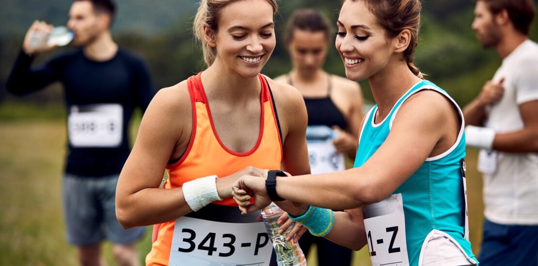 Look, I'm tracking my heart rate on this smart watch!