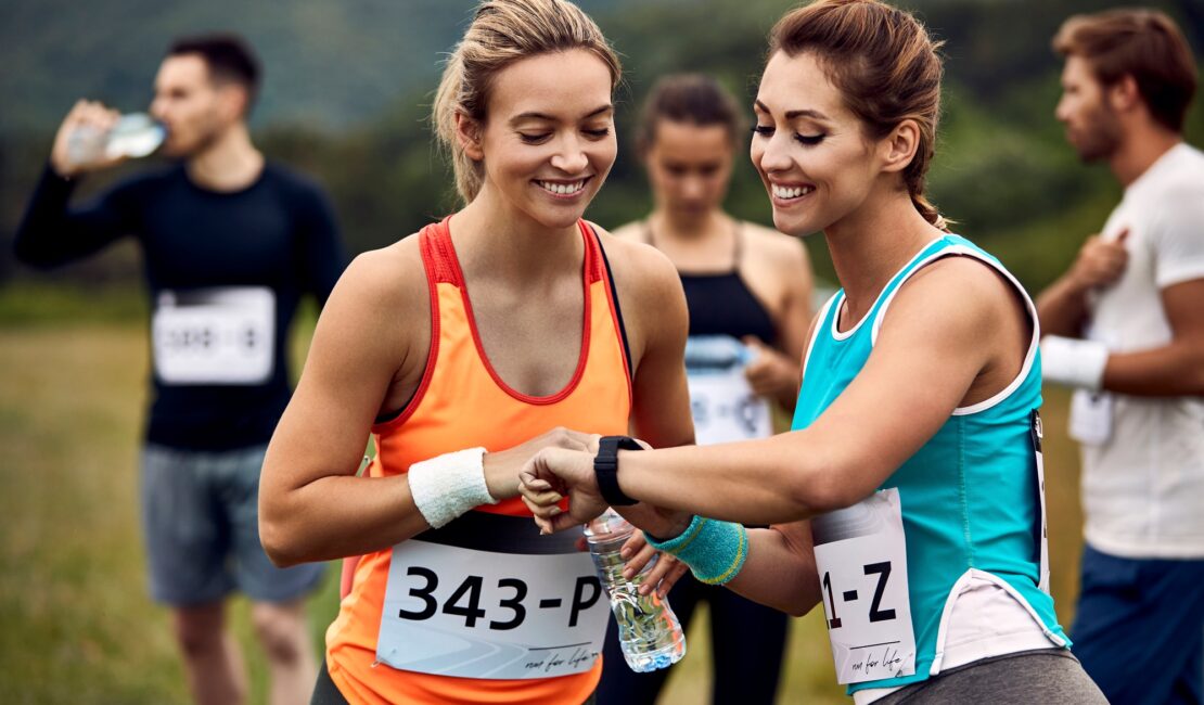 Look, I'm tracking my heart rate on this smart watch!