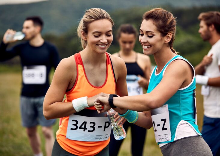 Look, I'm tracking my heart rate on this smart watch!