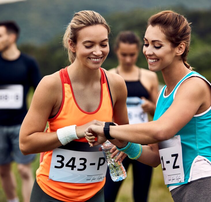 Look, I'm tracking my heart rate on this smart watch!